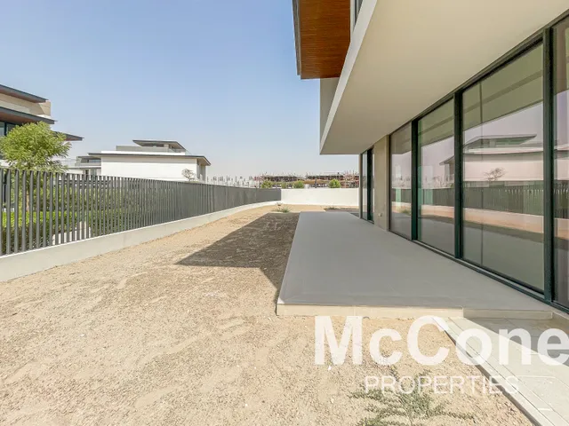 5 Bedroom Villa for Sale in Farm Gardens 1, The Valley