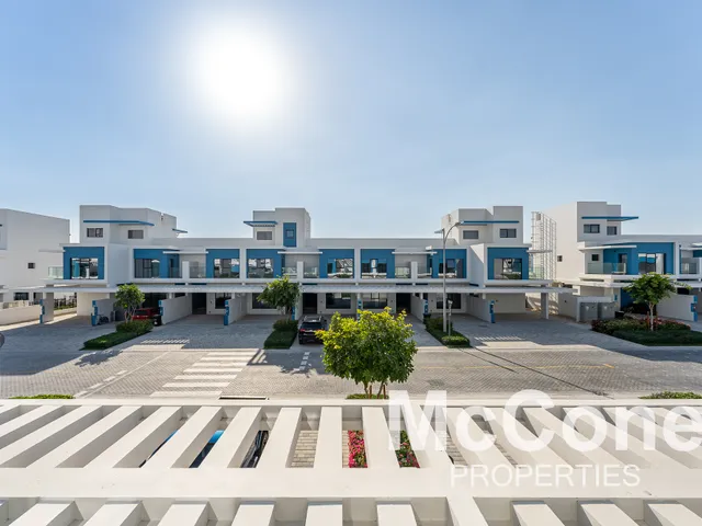 5 Bedroom Townhouse for Sale in Santorini, Damac Lagoons